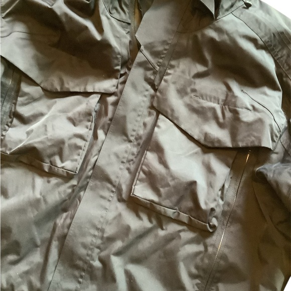 Lululemon Wet Coast Jacket - Picture 15 of 15